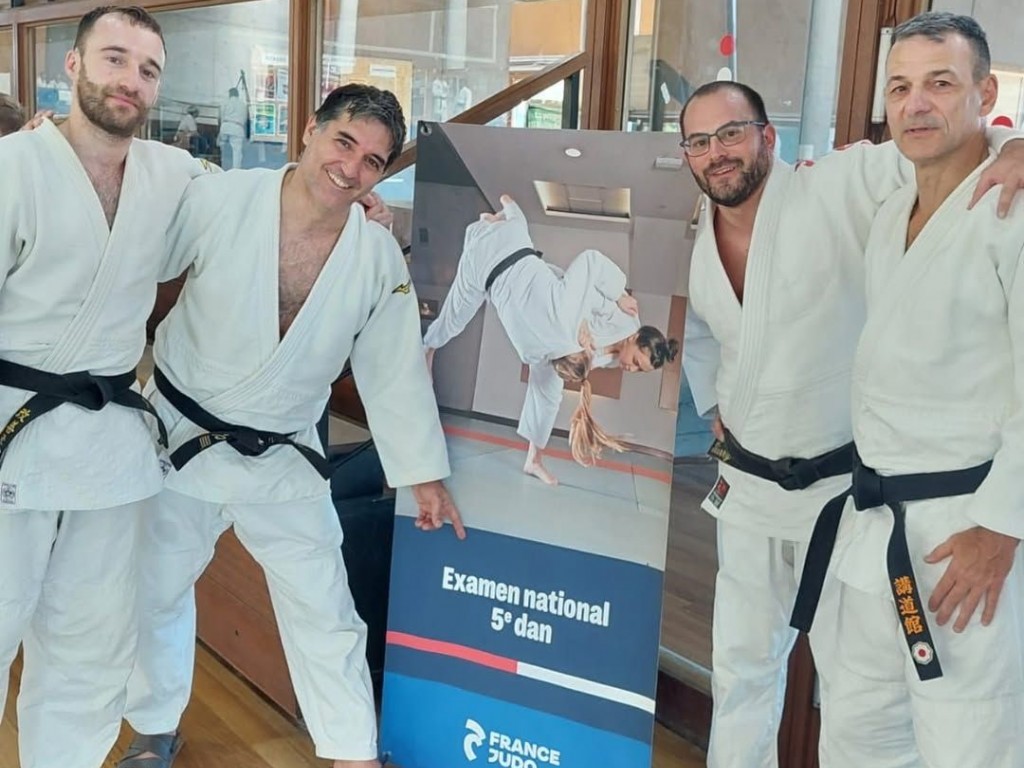 Image de l'actu 'Julien LAURENT VARIN reçu à l'examen du 5ème Dan'